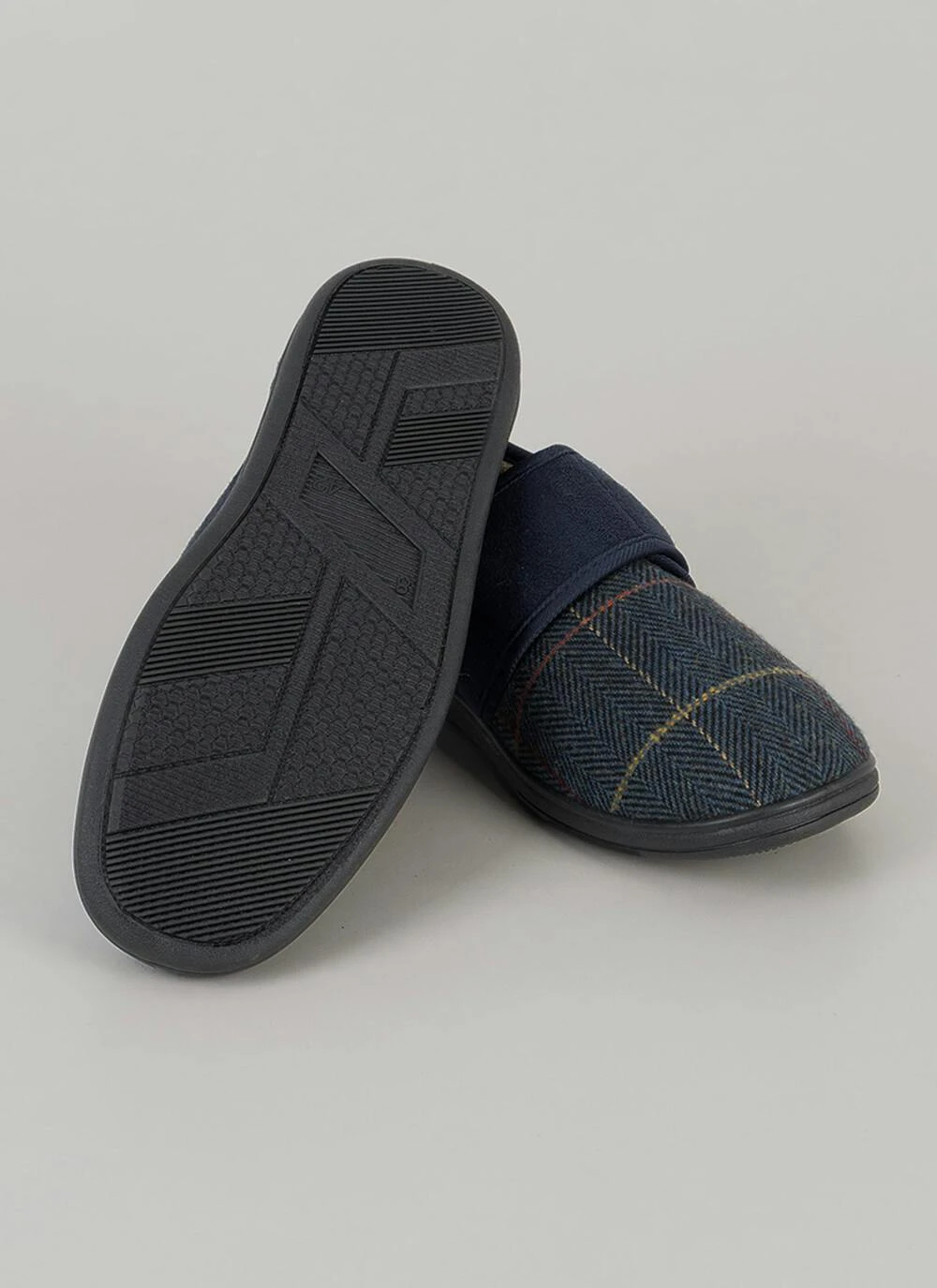 Easy On Plush Lined Check Full Slipper 3 Easy On Plush Lined Check Full Slipper - Image 3
