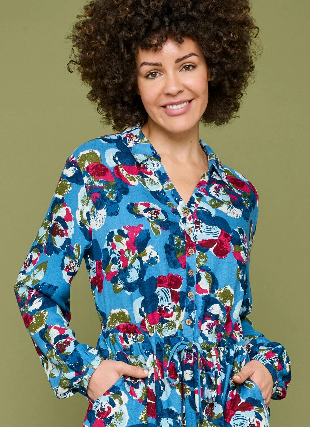 Printed V-Neck Midi Shirt Dress 2 Printed V-Neck Midi Shirt Dress - Image 2