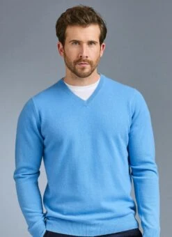 Pure Cashmere V Neck Jumper 8 Pure Cashmere V Neck Jumper -The Edinburgh Woollen Mill 67700pvl 7b891a8723578f9